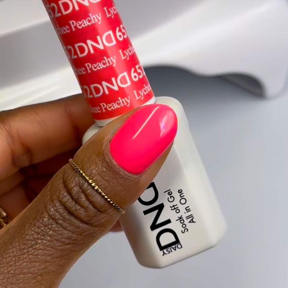 DND 652 Lychee Peachy